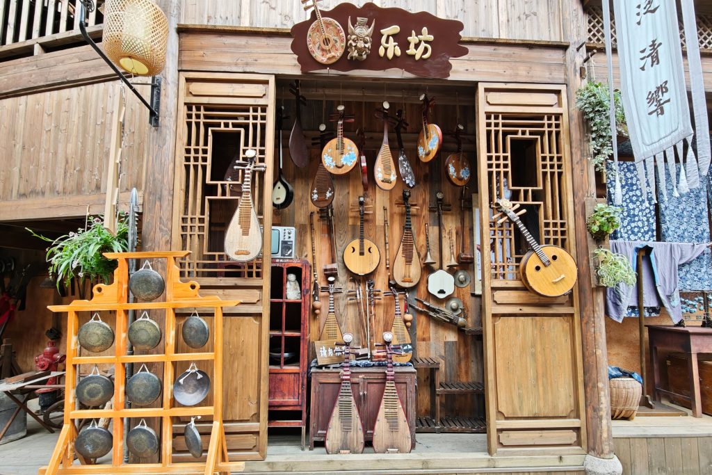 望仙谷深度旅遊攻略:江西懸崖上的清明上河圖,探索仙俠幻境與夢幻夜景 望仙谷深度旅遊攻略:江西懸崖上的清明上河圖,探索仙俠幻境與夢幻夜景 @去旅行新聞網