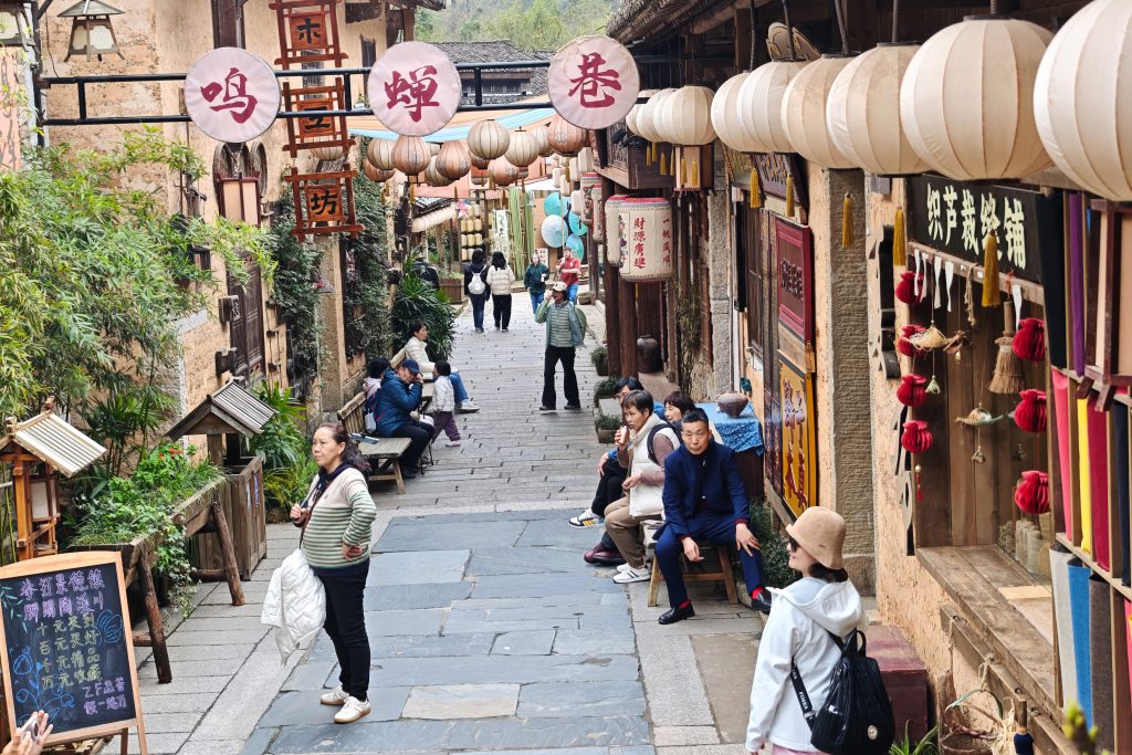 望仙谷深度旅遊攻略:江西懸崖上的清明上河圖,探索仙俠幻境與夢幻夜景 望仙谷深度旅遊攻略:江西懸崖上的清明上河圖,探索仙俠幻境與夢幻夜景 @去旅行新聞網