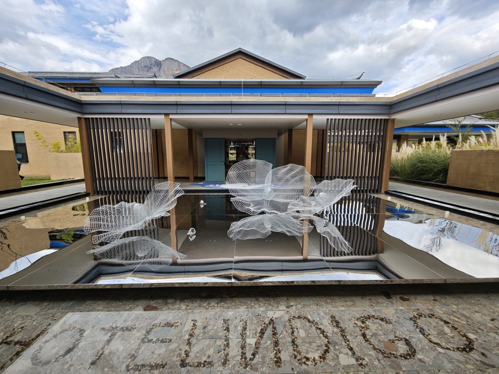 瀘沽湖英迪格酒店開箱:摩梭女兒國的現代隱世奢華體驗,格姆女神山腳下的文化沉浸之旅 瀘沽湖英迪格酒店開箱:摩梭女兒國的現代隱世奢華體驗,格姆女神山腳下的文化沉浸之旅 @去旅行新聞網