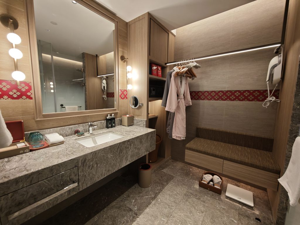 瀘沽湖英迪格酒店開箱:摩梭女兒國的現代隱世奢華體驗,格姆女神山腳下的文化沉浸之旅 瀘沽湖英迪格酒店開箱:摩梭女兒國的現代隱世奢華體驗,格姆女神山腳下的文化沉浸之旅 @去旅行新聞網