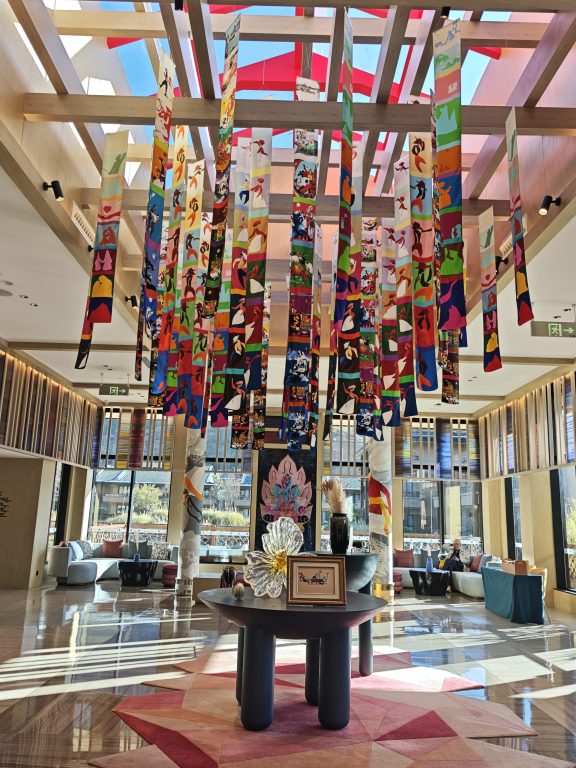 瀘沽湖英迪格酒店開箱:摩梭女兒國的現代隱世奢華體驗,格姆女神山腳下的文化沉浸之旅 瀘沽湖英迪格酒店開箱:摩梭女兒國的現代隱世奢華體驗,格姆女神山腳下的文化沉浸之旅 @去旅行新聞網