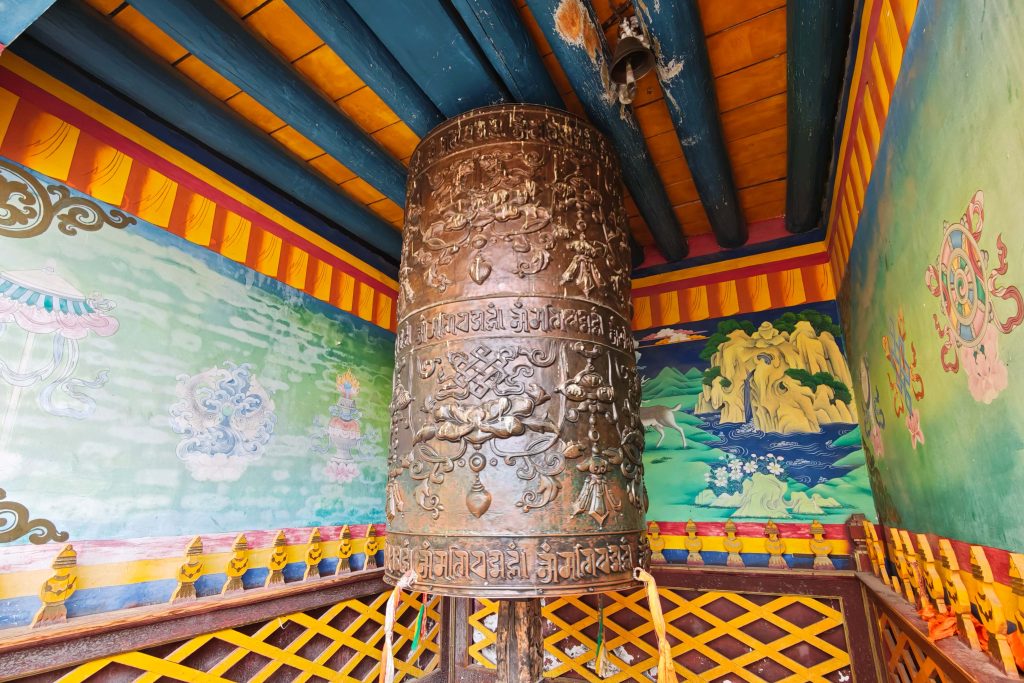 深度探索雲南香格里拉必去景點:噶丹·松贊林寺建築、歷史與朝聖攻略 深度探索雲南香格里拉必去景點:噶丹·松贊林寺建築、歷史與朝聖攻略 @去旅行新聞網