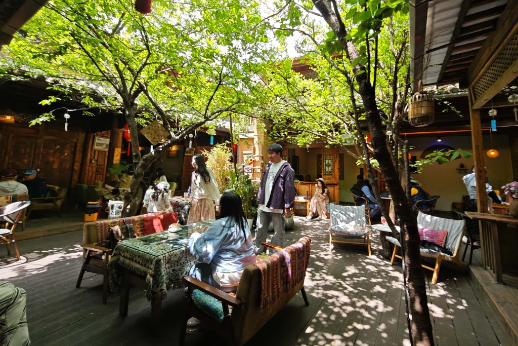 走進雲南沙溪:茶馬古道上的詩意古鎮,體驗《去有風的地方》裡的慢生活 走進雲南沙溪:茶馬古道上的詩意古鎮,體驗《去有風的地方》裡的慢生活 @去旅行新聞網