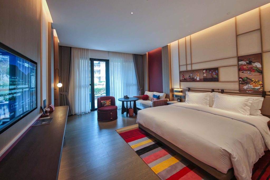 瀘沽湖英迪格酒店開箱:摩梭女兒國的現代隱世奢華體驗,格姆女神山腳下的文化沉浸之旅 瀘沽湖英迪格酒店開箱:摩梭女兒國的現代隱世奢華體驗,格姆女神山腳下的文化沉浸之旅 @去旅行新聞網