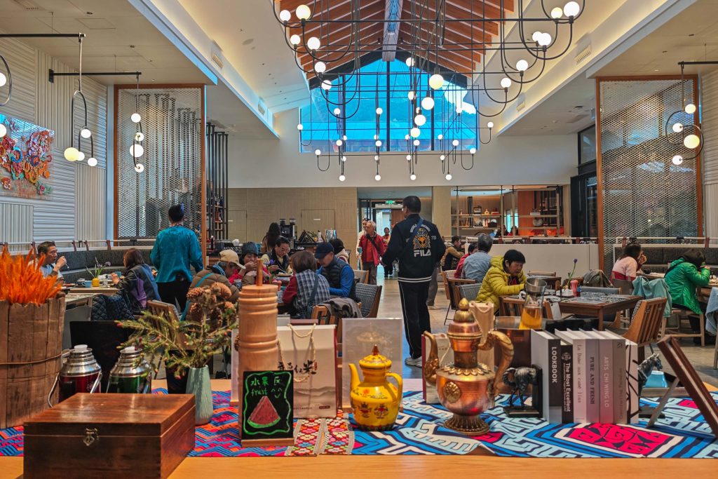 瀘沽湖英迪格酒店開箱:摩梭女兒國的現代隱世奢華體驗,格姆女神山腳下的文化沉浸之旅 瀘沽湖英迪格酒店開箱:摩梭女兒國的現代隱世奢華體驗,格姆女神山腳下的文化沉浸之旅 @去旅行新聞網