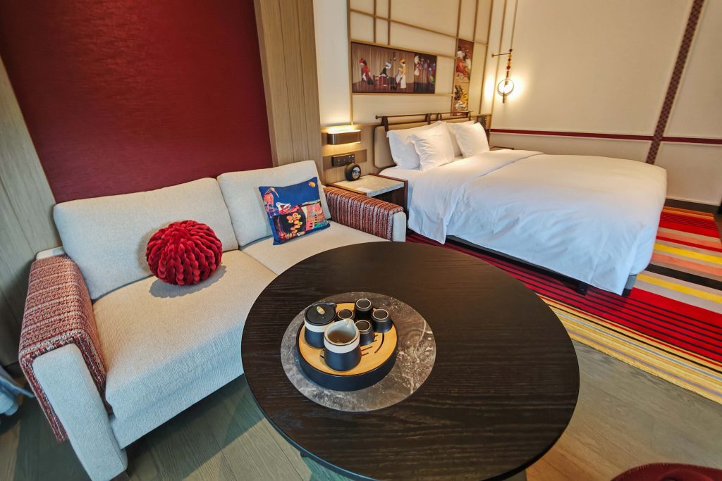 瀘沽湖英迪格酒店開箱:摩梭女兒國的現代隱世奢華體驗,格姆女神山腳下的文化沉浸之旅 瀘沽湖英迪格酒店開箱:摩梭女兒國的現代隱世奢華體驗,格姆女神山腳下的文化沉浸之旅 @去旅行新聞網