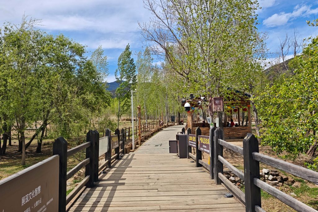 走進瀘沽湖女兒國:從金沙江第一灣到情人橋,深度體驗摩梭人的愛情與生活 走進瀘沽湖女兒國:從金沙江第一灣到情人橋,深度體驗摩梭人的愛情與生活 @去旅行新聞網