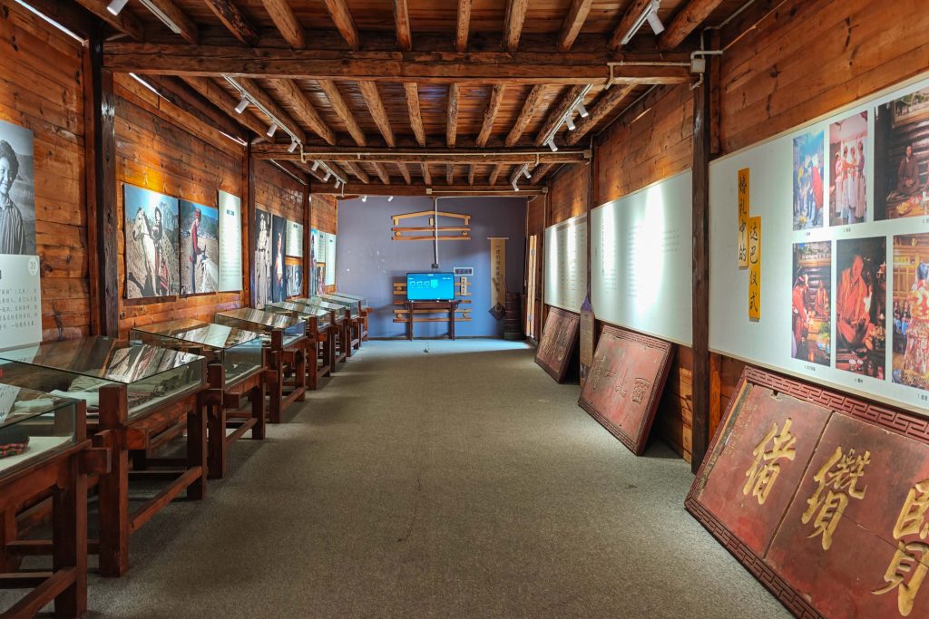 走進瀘沽湖女兒國:從金沙江第一灣到情人橋,深度體驗摩梭人的愛情與生活 走進瀘沽湖女兒國:從金沙江第一灣到情人橋,深度體驗摩梭人的愛情與生活 @去旅行新聞網