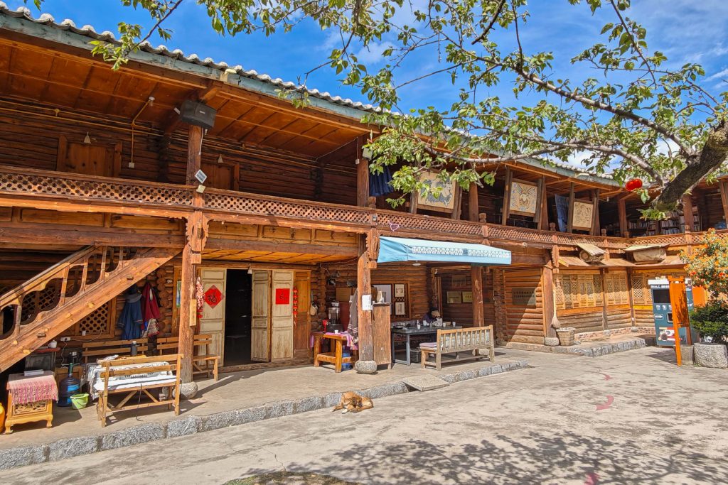 走進瀘沽湖女兒國:從金沙江第一灣到情人橋,深度體驗摩梭人的愛情與生活 走進瀘沽湖女兒國:從金沙江第一灣到情人橋,深度體驗摩梭人的愛情與生活 @去旅行新聞網