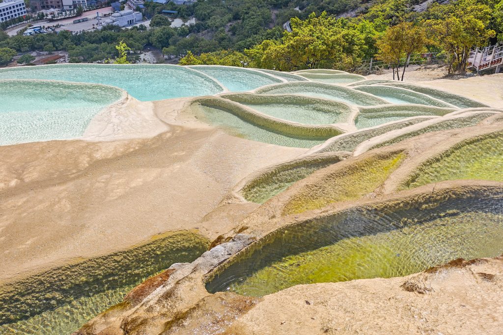 探訪雲南絕美秘境!香格里拉白水台,納西東巴聖地的仙人遺田 探訪雲南絕美秘境!香格里拉白水台,納西東巴聖地的仙人遺田 @去旅行新聞網