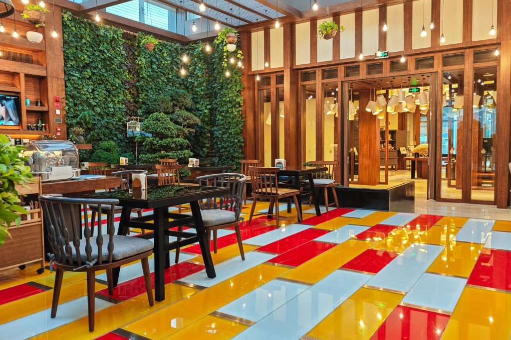 香格里拉迪慶月光城英迪格酒店開箱:住進月光之城,俯瞰千年獨克宗 香格里拉迪慶月光城英迪格酒店開箱:住進月光之城,俯瞰千年獨克宗 @去旅行新聞網