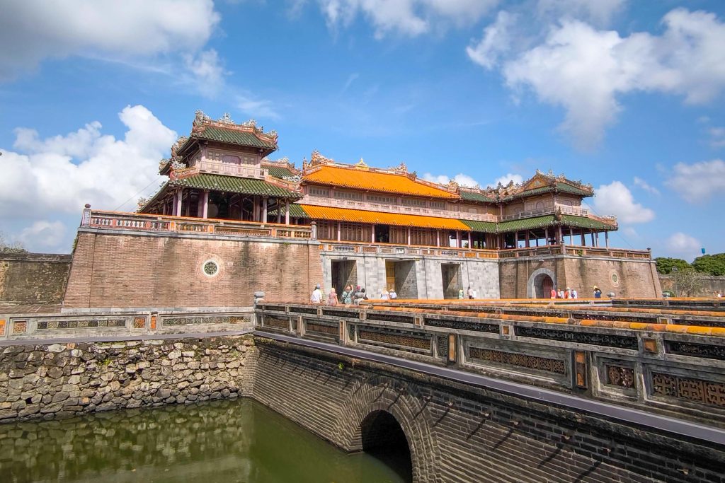 讓妳成為皇城中最美的風景 順化奧黛寫真保證驚艷! 順化奧黛寫真攻略|皇城拍攝、旗袍租借、攝影方案推薦 @Tournews
