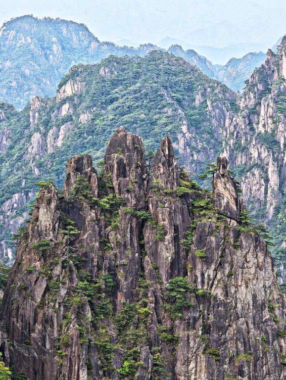 2026 黃山旅遊紀實|兩天一夜詳細行程——北大門纜車上、始信峰、猴子觀海、丹霞峰日出、光明頂、迎客松 2026 黃山旅遊紀實|兩天一夜詳細行程——北大門纜車上、始信峰、猴子觀海、丹霞峰日出、光明頂、迎客松 @去旅行新聞網