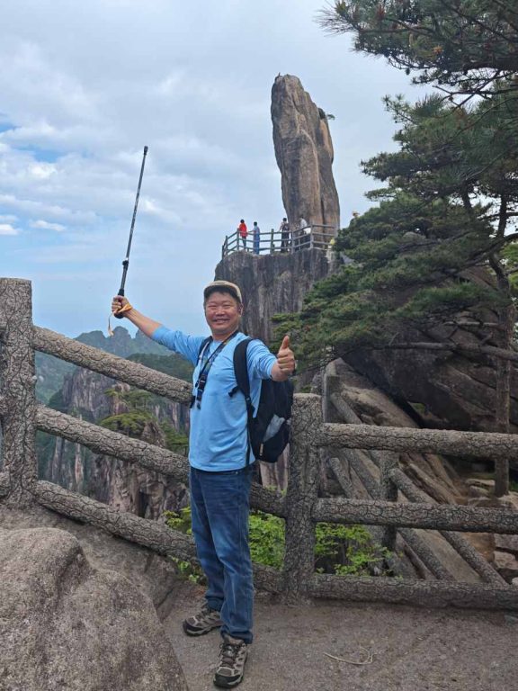 2026 黃山旅遊紀實|兩天一夜詳細行程——北大門纜車上、始信峰、猴子觀海、丹霞峰日出、光明頂、迎客松 2026 黃山旅遊紀實|兩天一夜詳細行程——北大門纜車上、始信峰、猴子觀海、丹霞峰日出、光明頂、迎客松 @去旅行新聞網