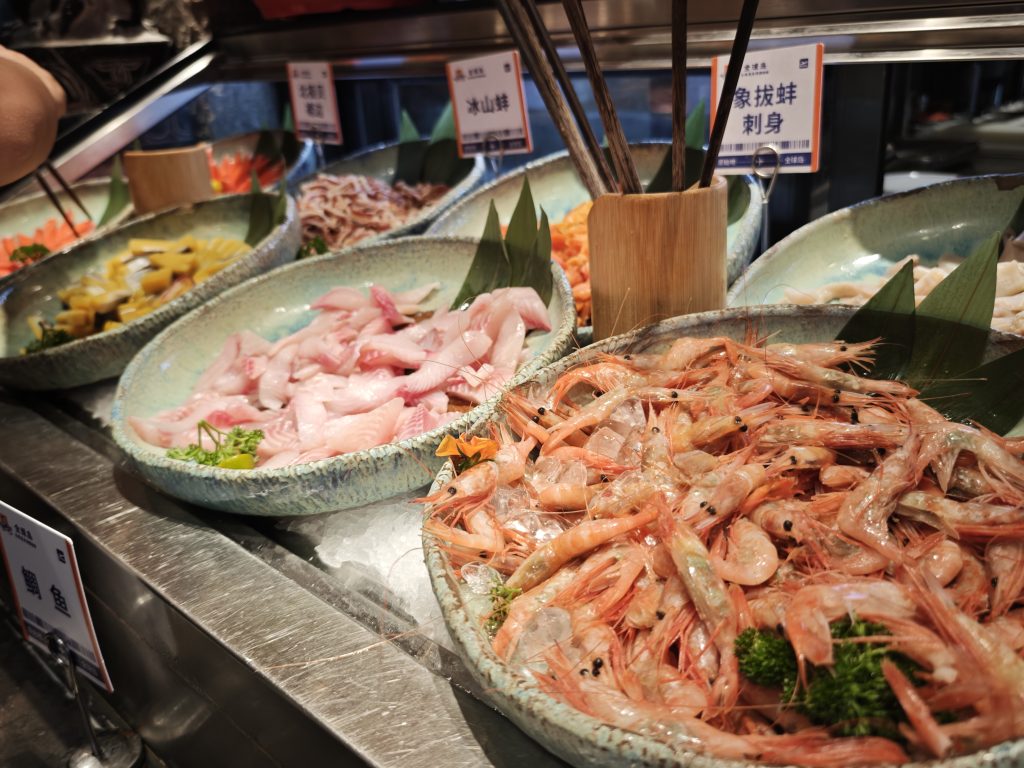 上海全球島直採海鮮自助(MAX環宇城店)用餐體驗|活體海鮮自撈自煮吃到飽 上海全球島直採海鮮自助(MAX環宇城店)用餐體驗|活體海鮮自撈自煮吃到飽 @去旅行新聞網