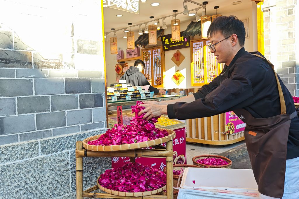 蒼山為枕,洱海為鏡 探索大理古城:南詔、大理國的歷史與白族風情 蒼山為枕,洱海為鏡 探索大理古城:南詔、大理國的歷史與白族風情 @去旅行新聞網