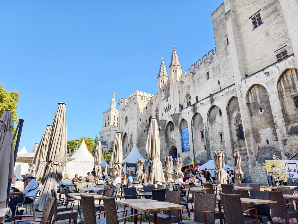 【法國普羅旺斯．亞維儂 Avignon】走進教皇之城，在隆河