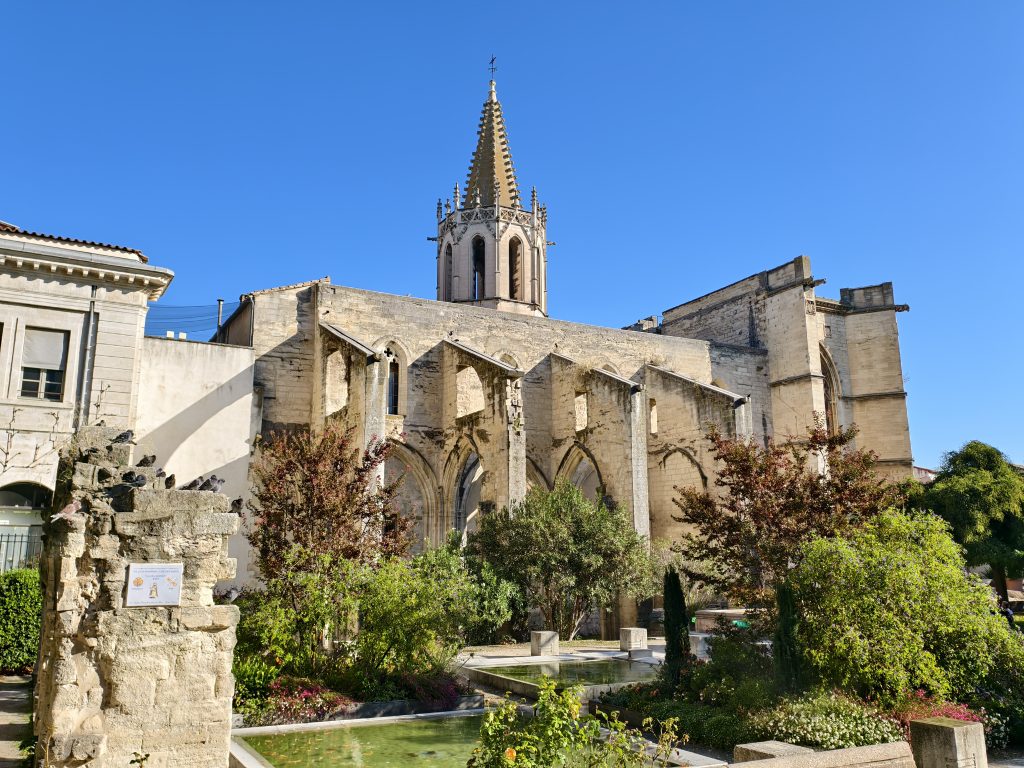 【法國普羅旺斯.亞維儂 Avignon】走進教皇之城,在隆河畔遇見南法最燦爛的中世紀風華 @去旅行新聞網 【法國普羅旺斯.亞維儂 Avignon】走進教皇之城,在隆河畔遇見南法最燦爛的中世紀風華 @去旅行新聞網