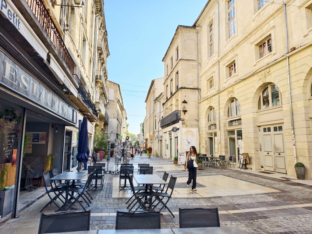 【法國普羅旺斯.亞維儂 Avignon】走進教皇之城,在隆河畔遇見南法最燦爛的中世紀風華 @去旅行新聞網 【法國普羅旺斯.亞維儂 Avignon】走進教皇之城,在隆河畔遇見南法最燦爛的中世紀風華 @去旅行新聞網