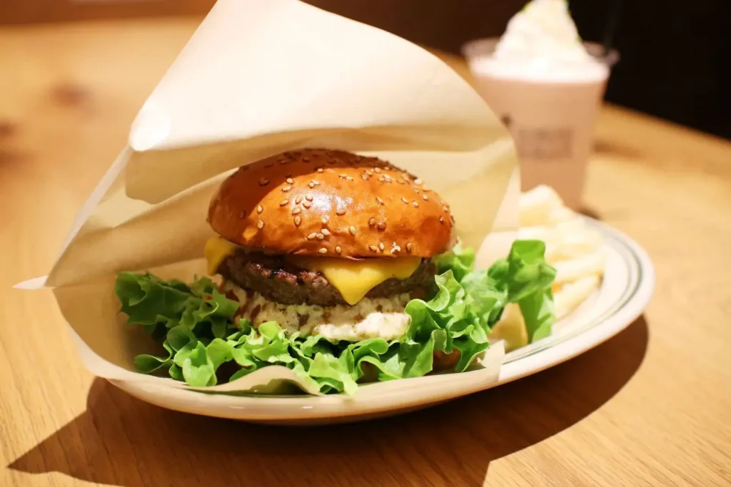 Kinosaki Burger但馬牛漢堡，城崎溫泉街頭美食肉汁飽滿