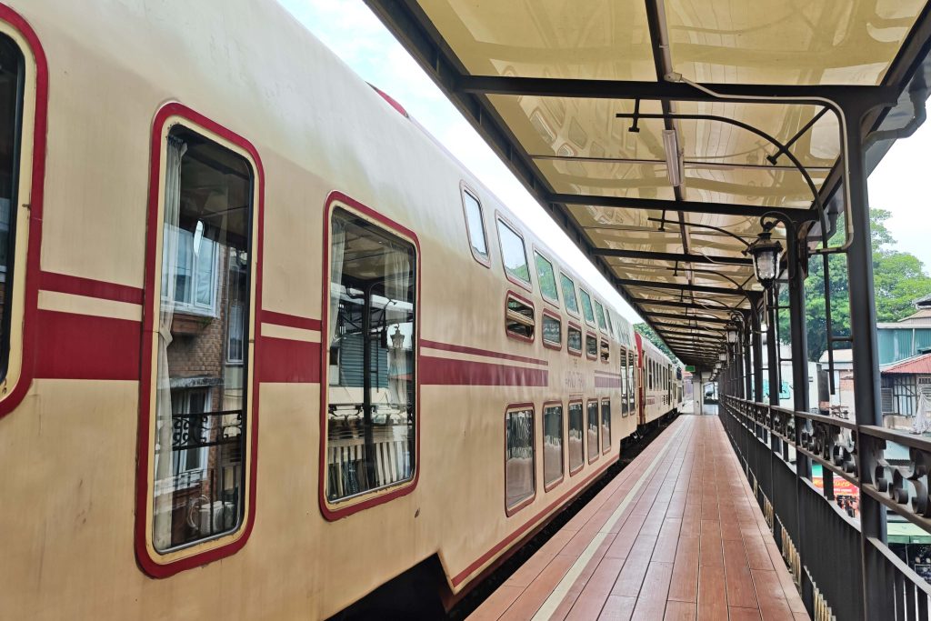 穿越時空的河內! 絕美「五城門雙層觀光列車」票價、時刻表行程