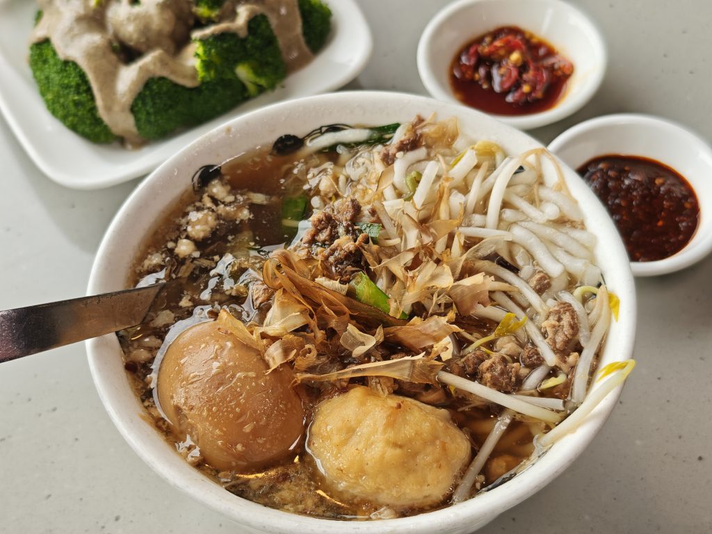 【台東美食】榕樹下米苔目 × 小滿雨生 從大同路榕樹下路邊攤到人氣名店,一碗米苔目見證台東半世紀的好味道 【台東美食】榕樹下米苔目 × 小滿雨生 從大同路榕樹下路邊攤到人氣名店,一碗米苔目見證台東半世紀的好味道 @去旅行新聞網