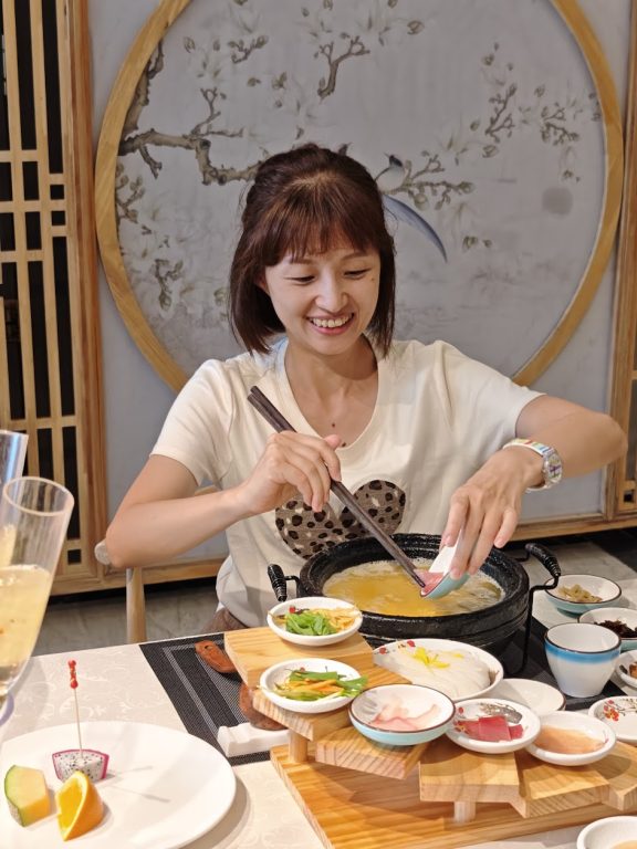 昆明滇池路雲上食府過橋米線食記|一碗滾燙的儀式感