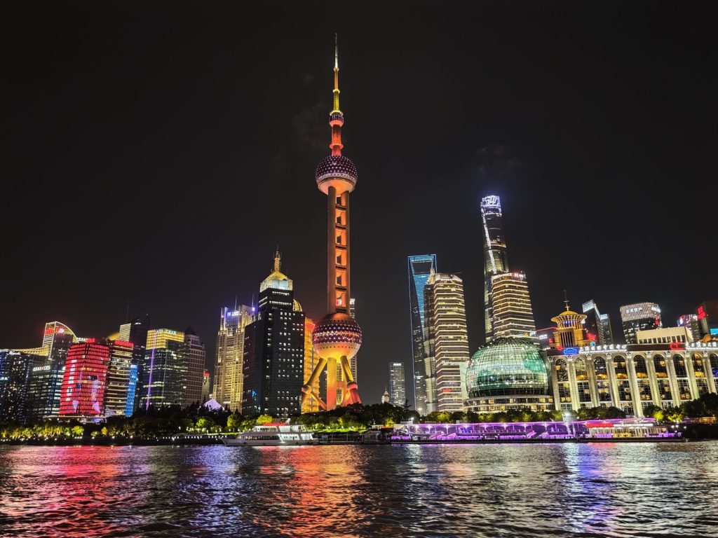 上海外灘+黃浦江遊船攻略:一趟搞定萬國建築群、夜遊黃浦江與最佳拍照機位 @去旅行新聞網