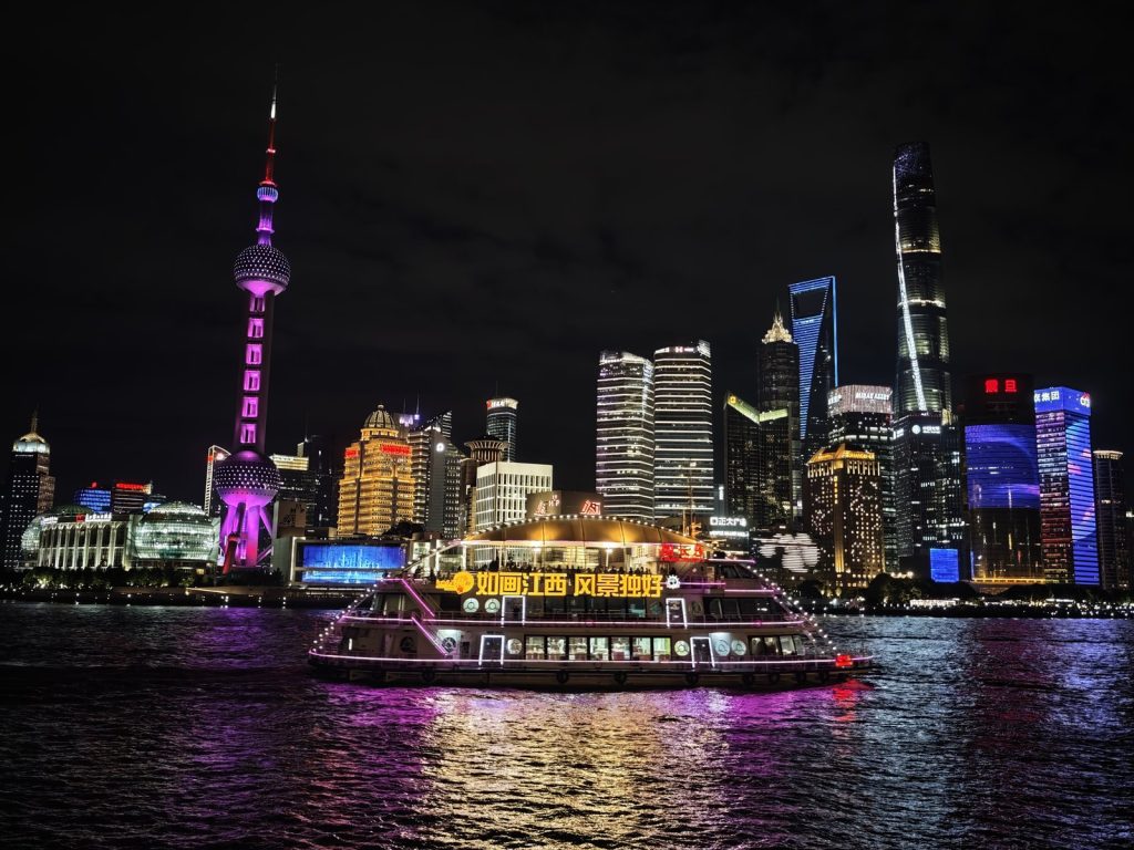 上海外灘+黃浦江遊船攻略:一趟搞定萬國建築群、夜遊黃浦江與最佳拍照機位 @去旅行新聞網