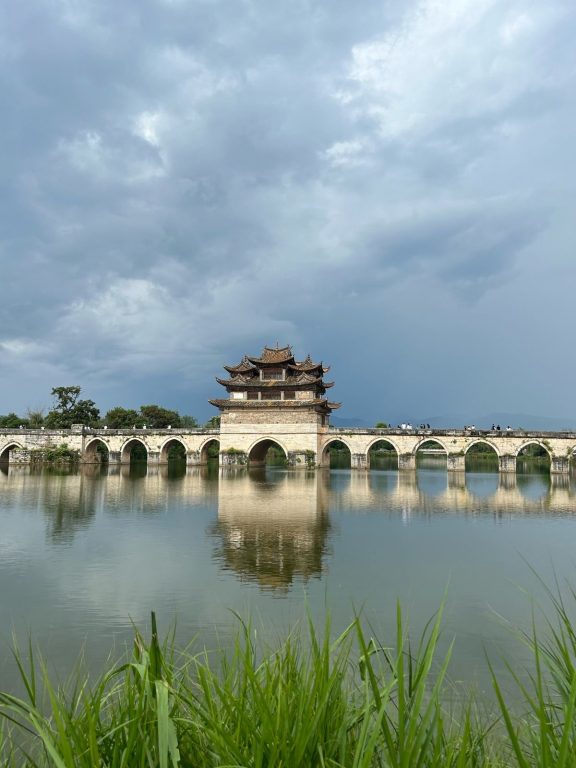 2026雲南河口越南老街跨境旅遊攻略｜昆明建水碧色寨河口過關沙壩，滇越鐵路六日全景 @Tournews