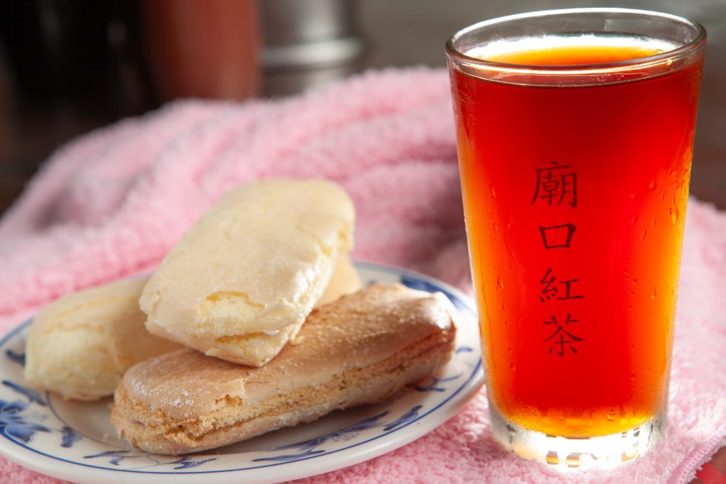 花蓮早餐推薦》廟口紅茶 鋼管送茶古早味紅茶早餐店 @去旅行新聞網
