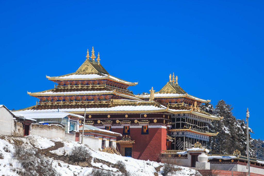 2026甘南郎木寺旅遊攻略｜東方小瑞士一鎮兩省三寺秘境 @去旅行新聞網