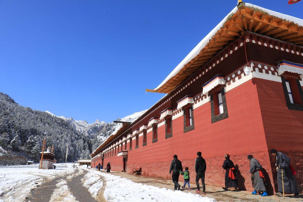 2026甘南郎木寺旅遊攻略｜東方小瑞士一鎮兩省三寺秘境 @去旅行新聞網