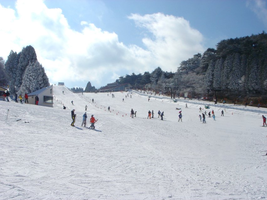 六甲山雪上樂園滑雪場