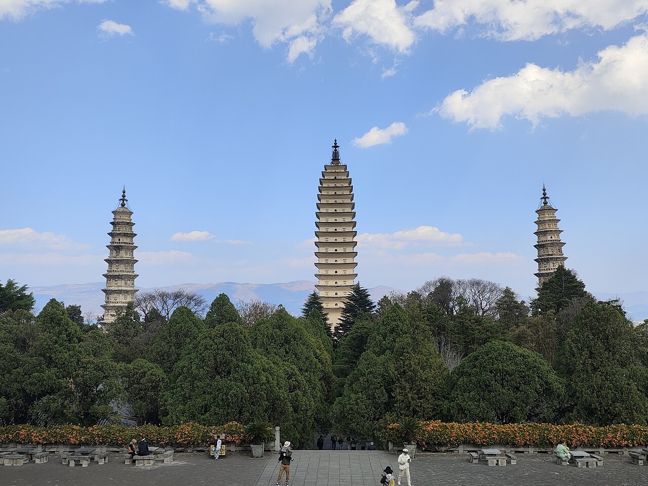 大理 - Three Pagodas of Chongsheng Temple, Dali, Yunnan