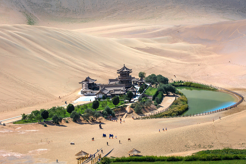敦煌莫高窟旅遊攻略：絲路千年壁畫、鳴沙山月牙泉完整指南 @Tournews
