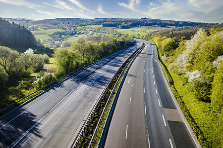 德國租車攻略2026：Autobahn不限速規則、Umweltzone貼紙、租車比價全指南 @Tournews