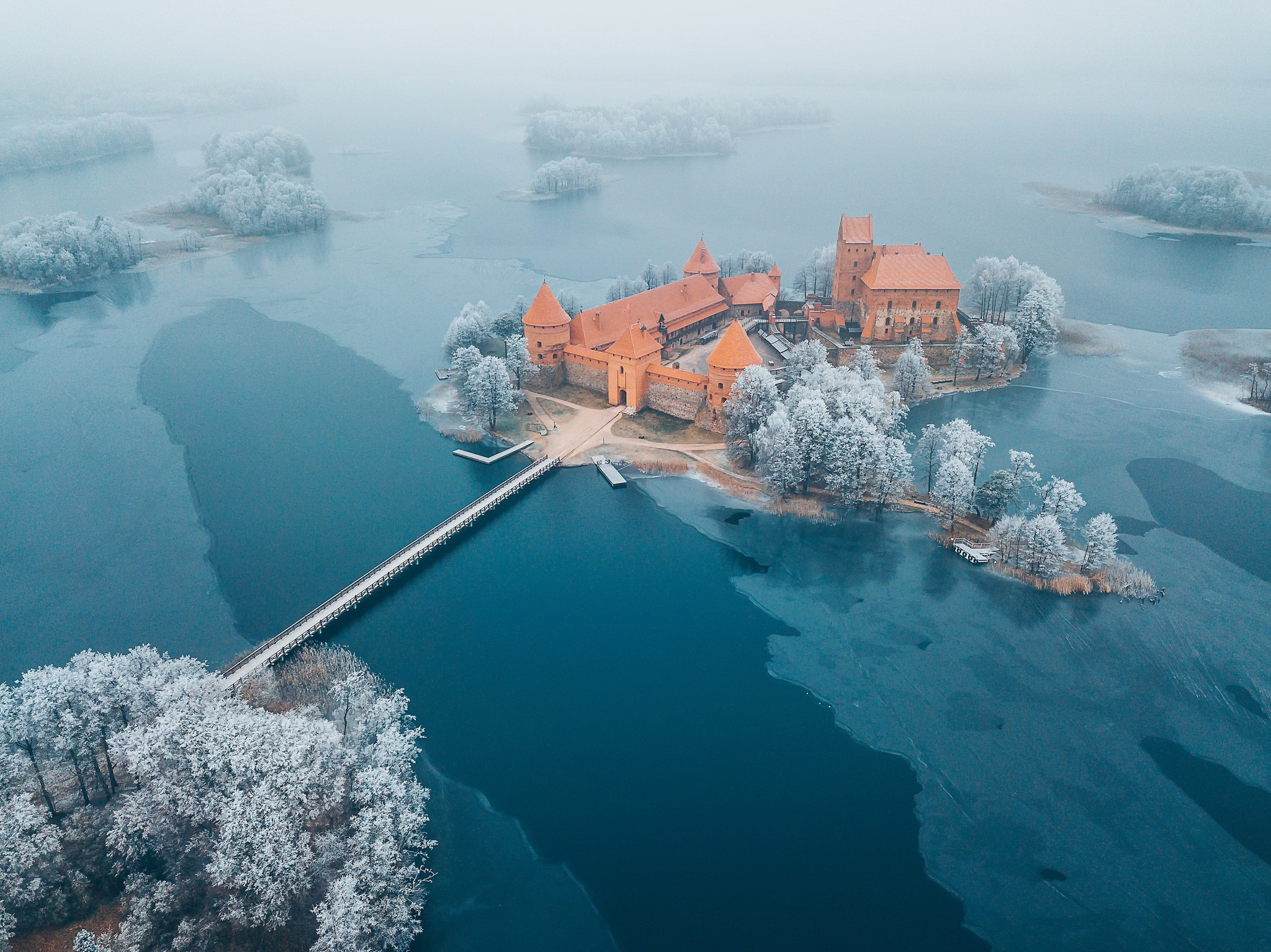 立陶宛Trakai水中城堡冬季雪景