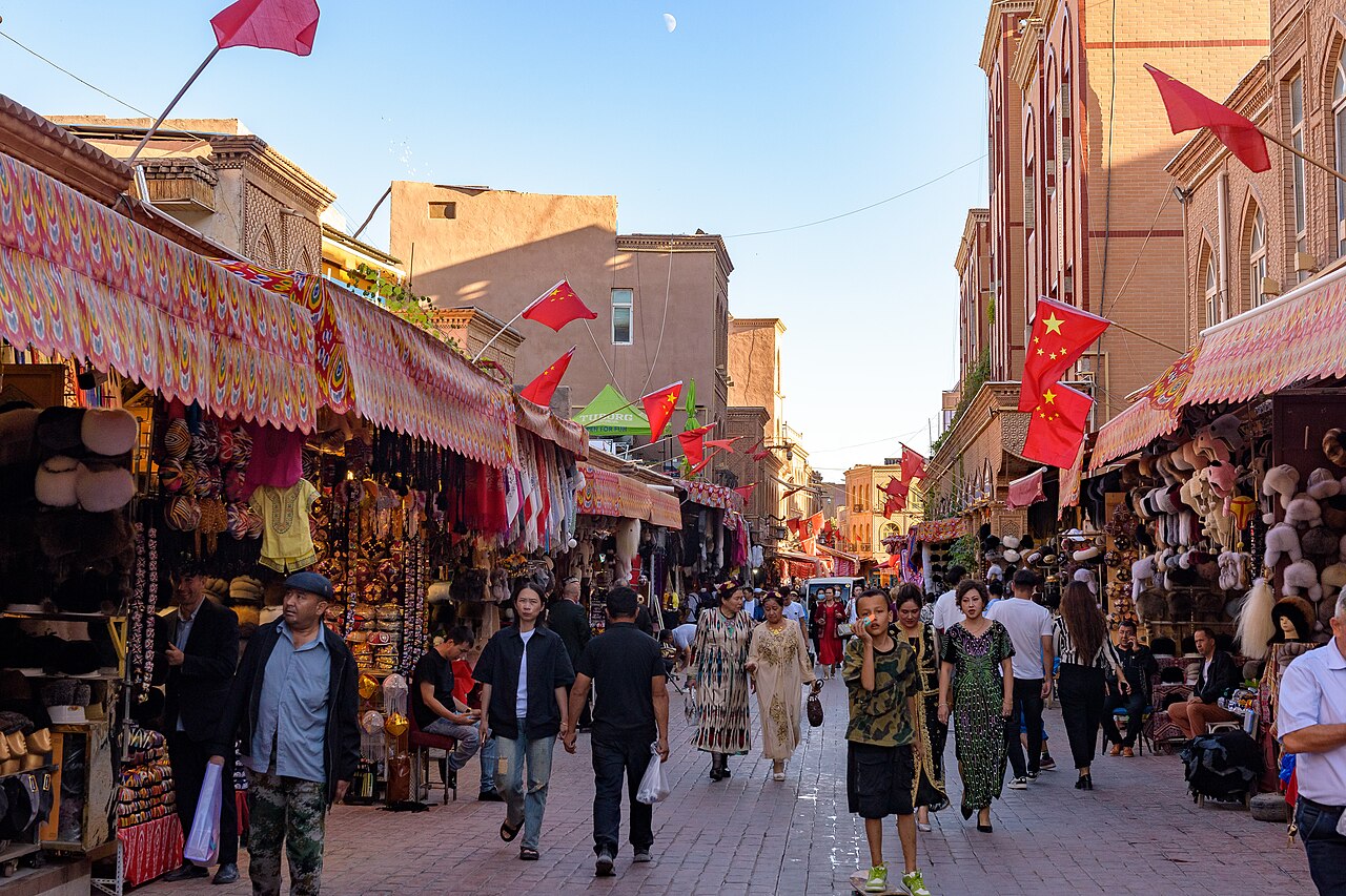 喀什 - Bazaar of Hats at Aria Rd, Ancient City of Kashi