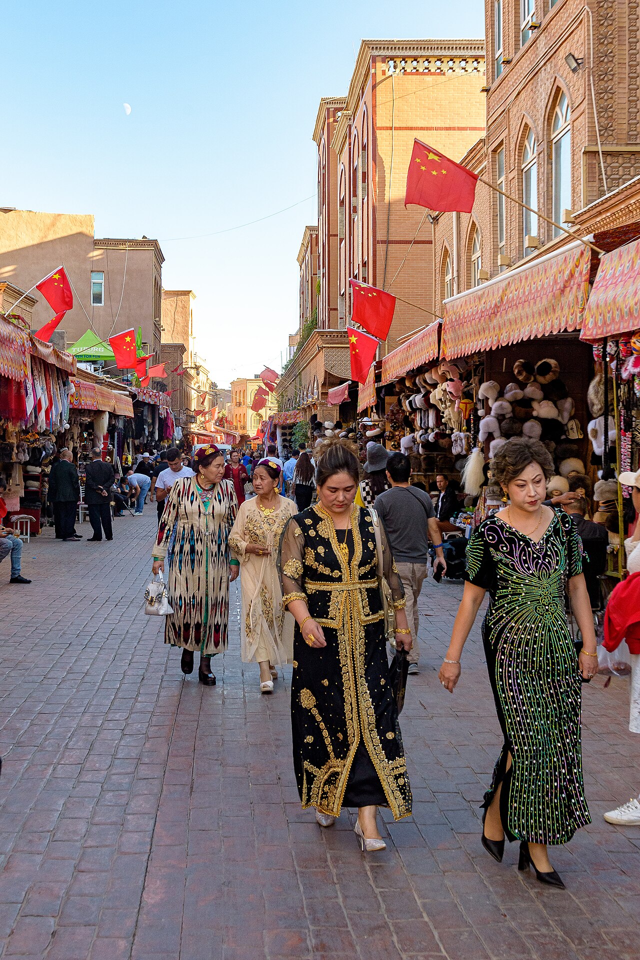 喀什 - Bazaar of Hats at Aria Rd, Ancient City of Kashi