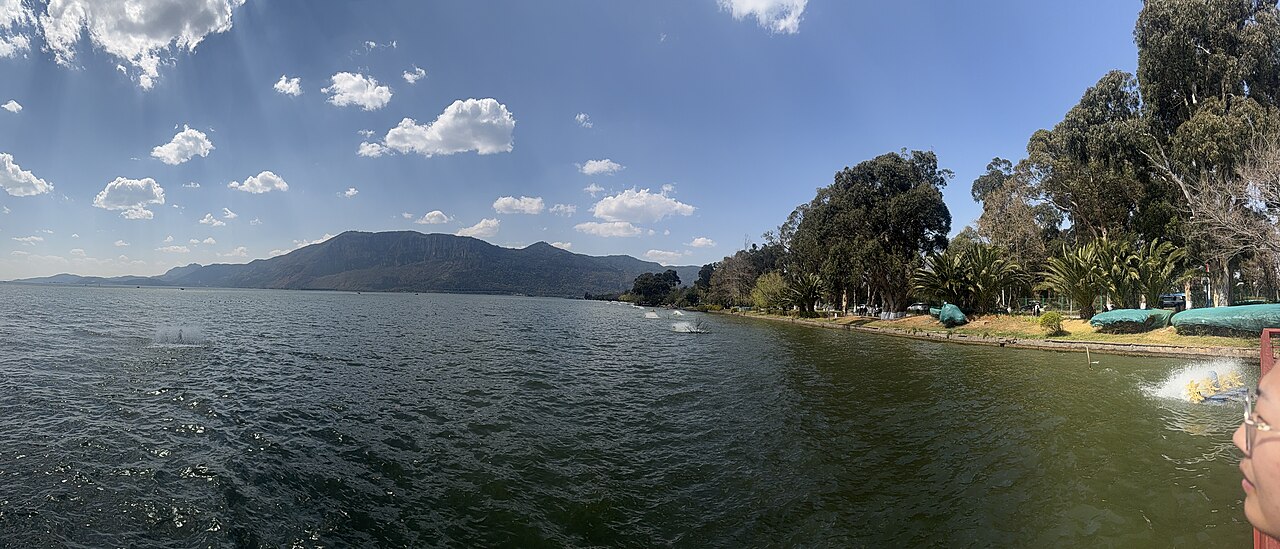 昆明 - Kunming Dianchi Lake PANO