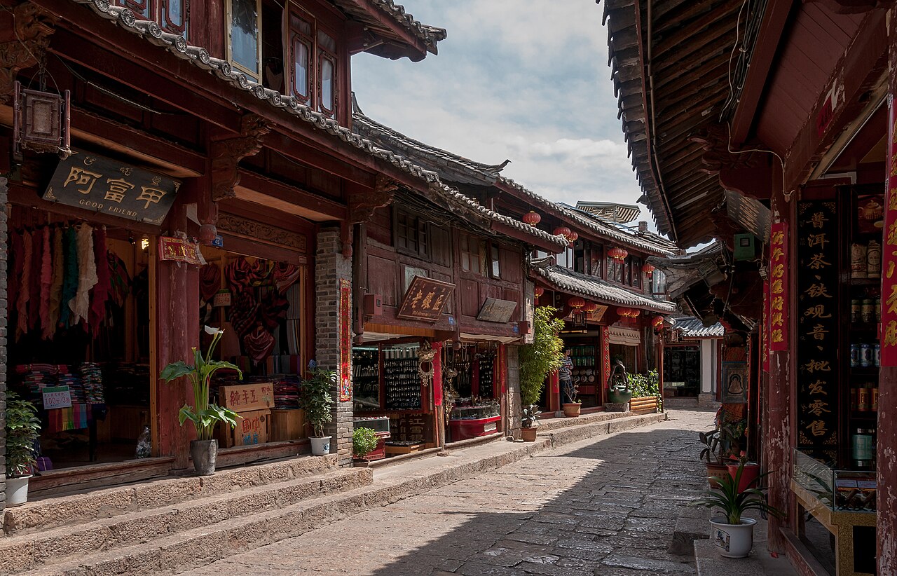 麗江 - Lijiang Yunnan Heritage-shops-in-old-town-01
