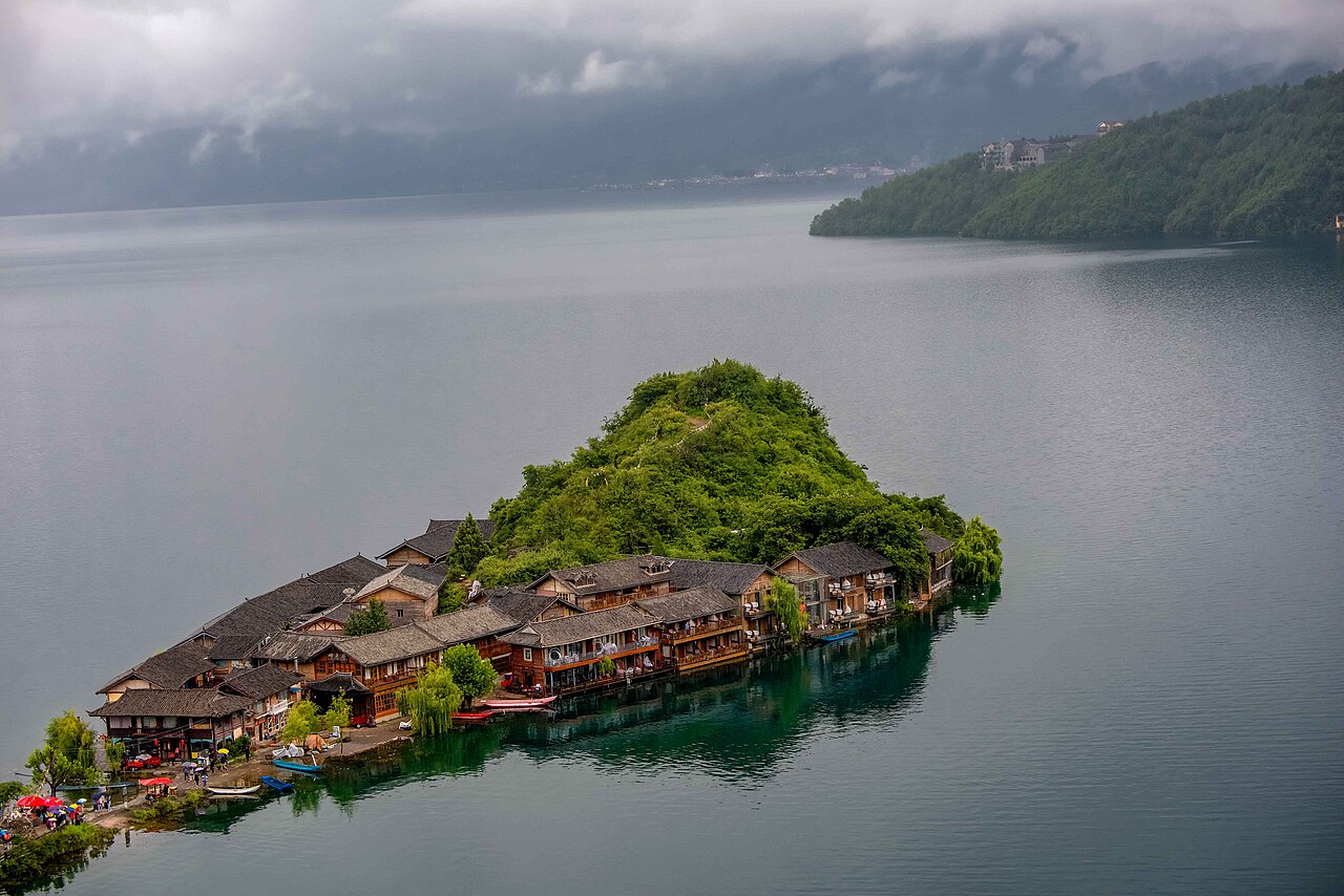 瀘沽湖 - Lake Lugu, Yunnan 9786302