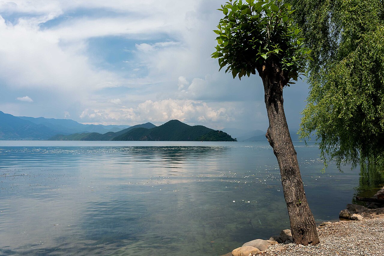 瀘沽湖 - Lake Lugu, Yunnan 3856687