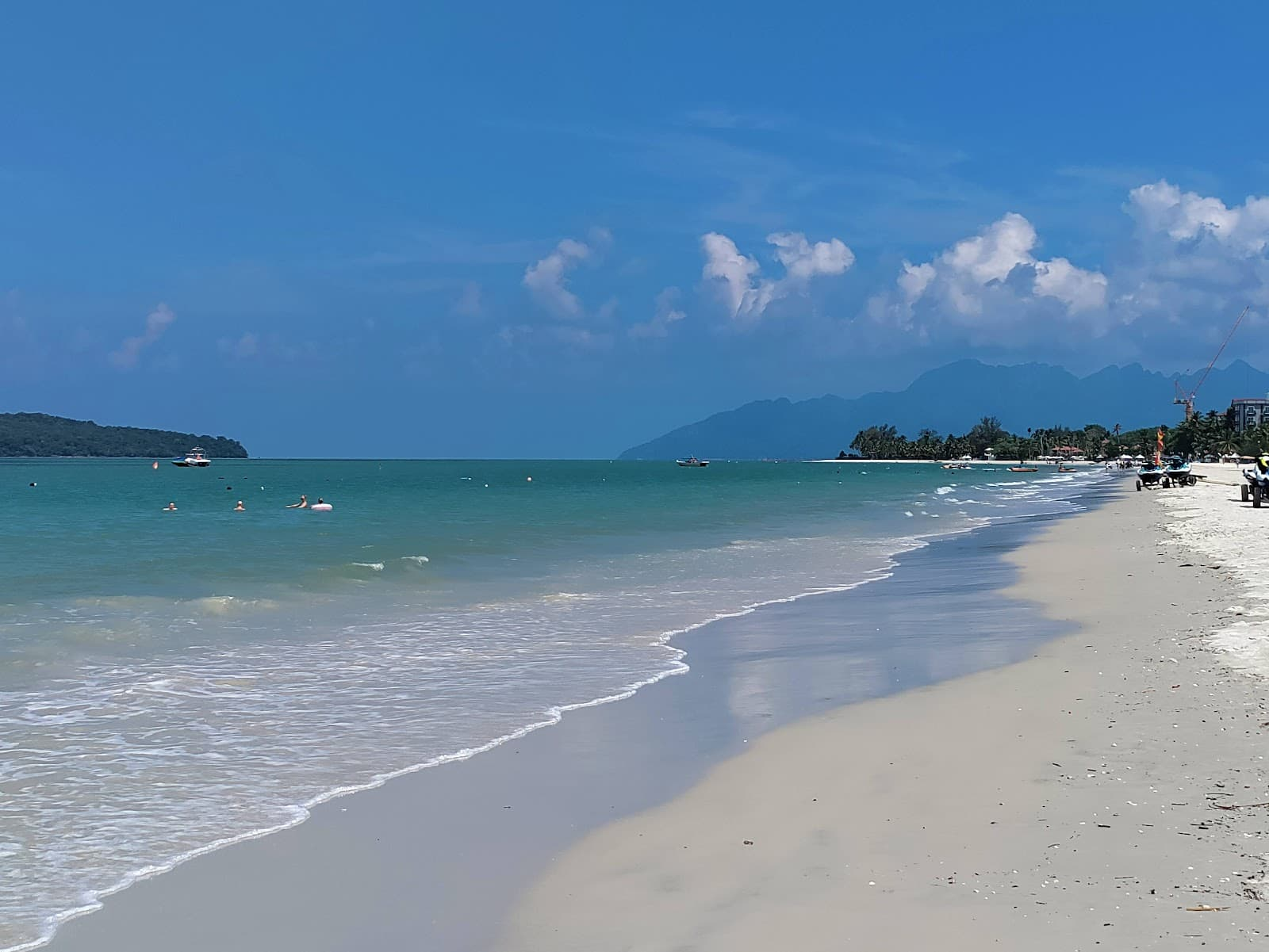 蘭卡威珍南海灘Pantai Cenang熱帶海灘風光
