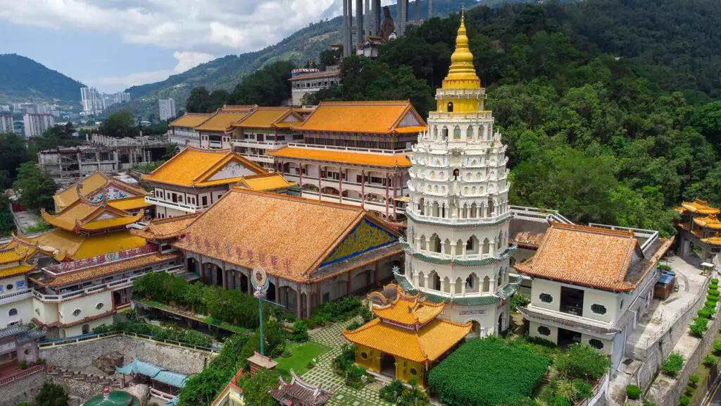 極樂寺觀音像與寺廟建築群