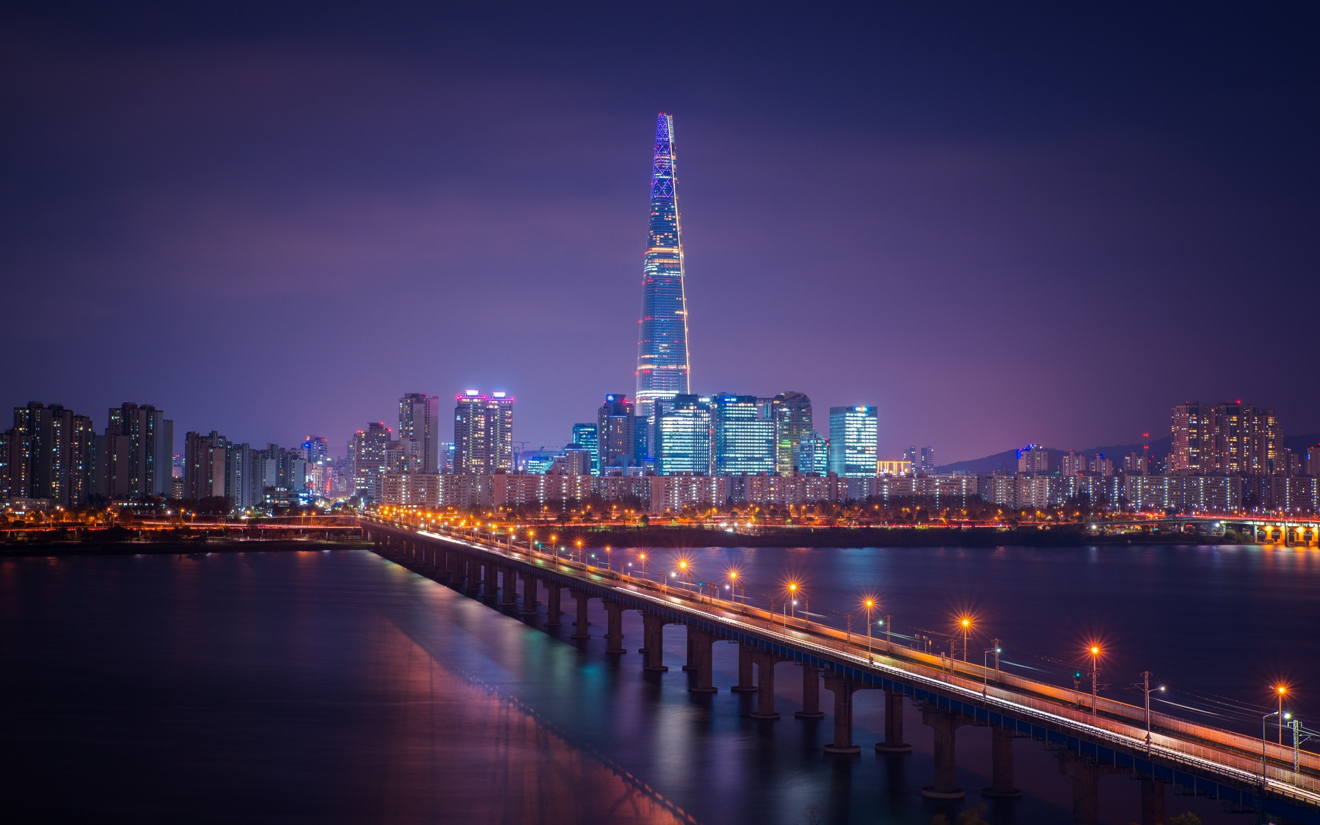 首爾樂天世界塔夜景