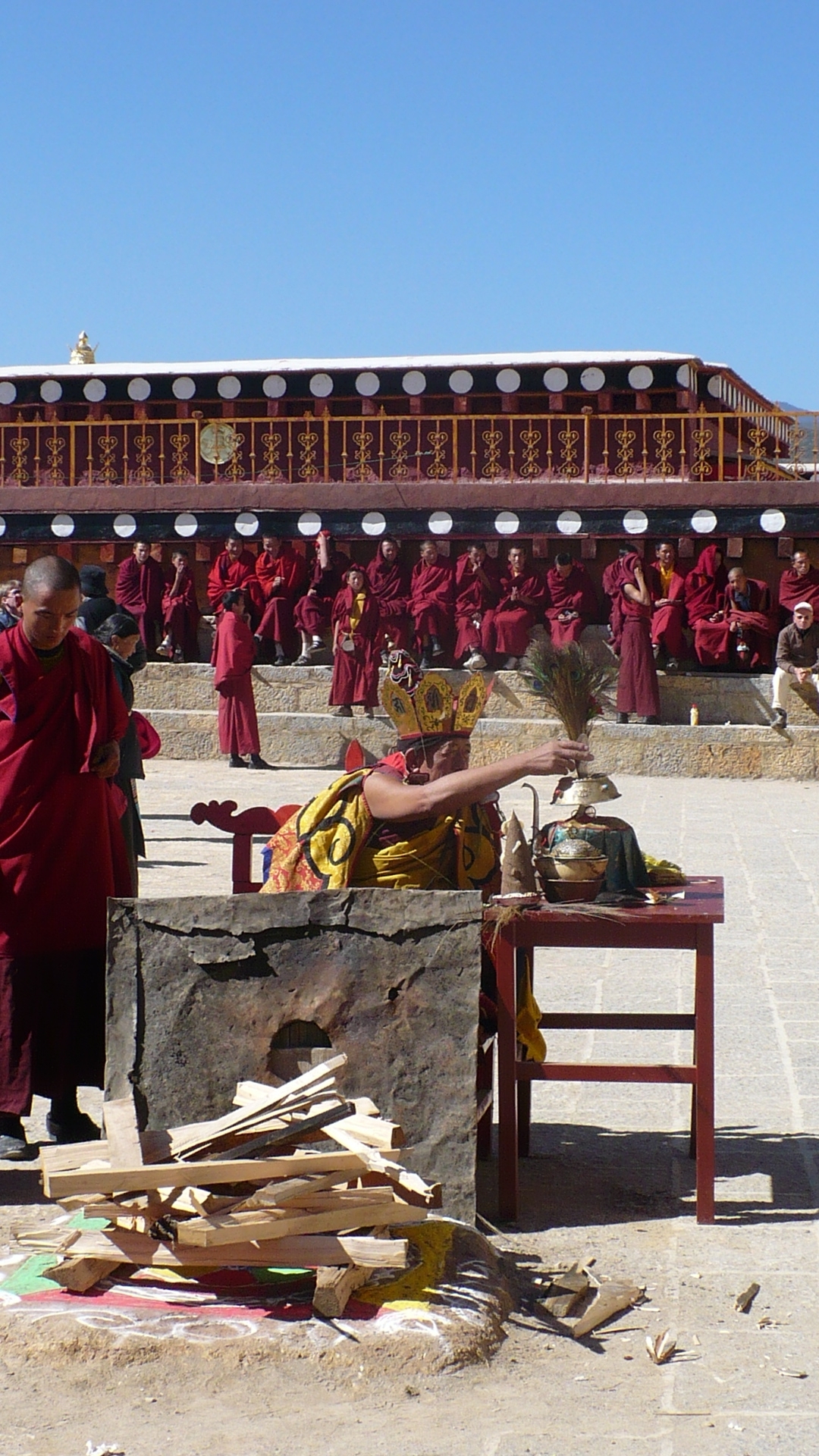 香格里拉 - Religious ceremony at Songzanlin Monastery, Shangri-La - panoramio