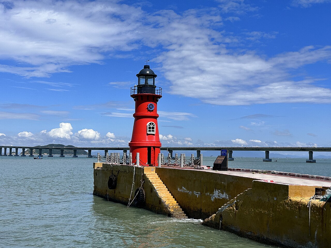 汕頭 - 南澳島長山尾燈塔 Changshanwei Lighthouse, Nan'ao Island