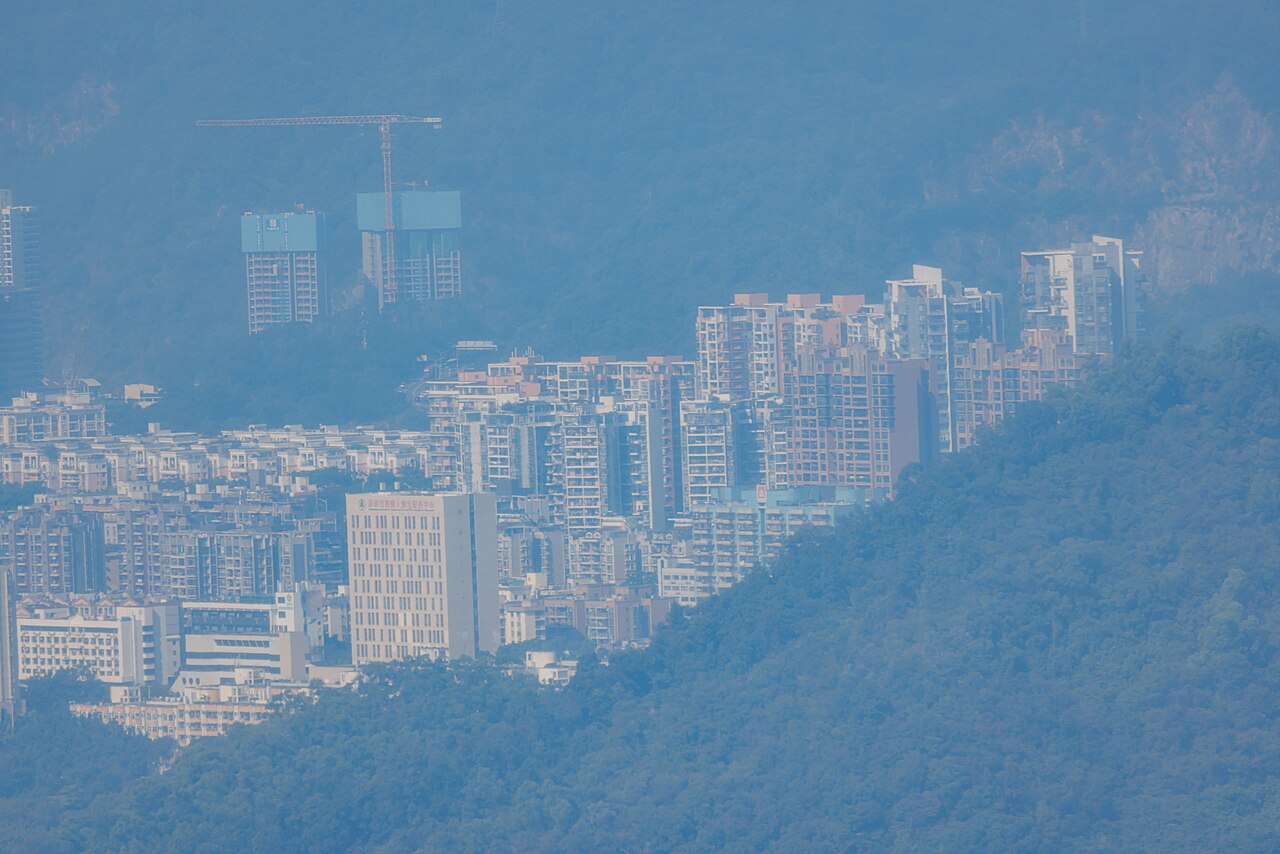 深圳 - TOP OF THE DIWANG BUILDING SEE SHENZHEN SKYLINE